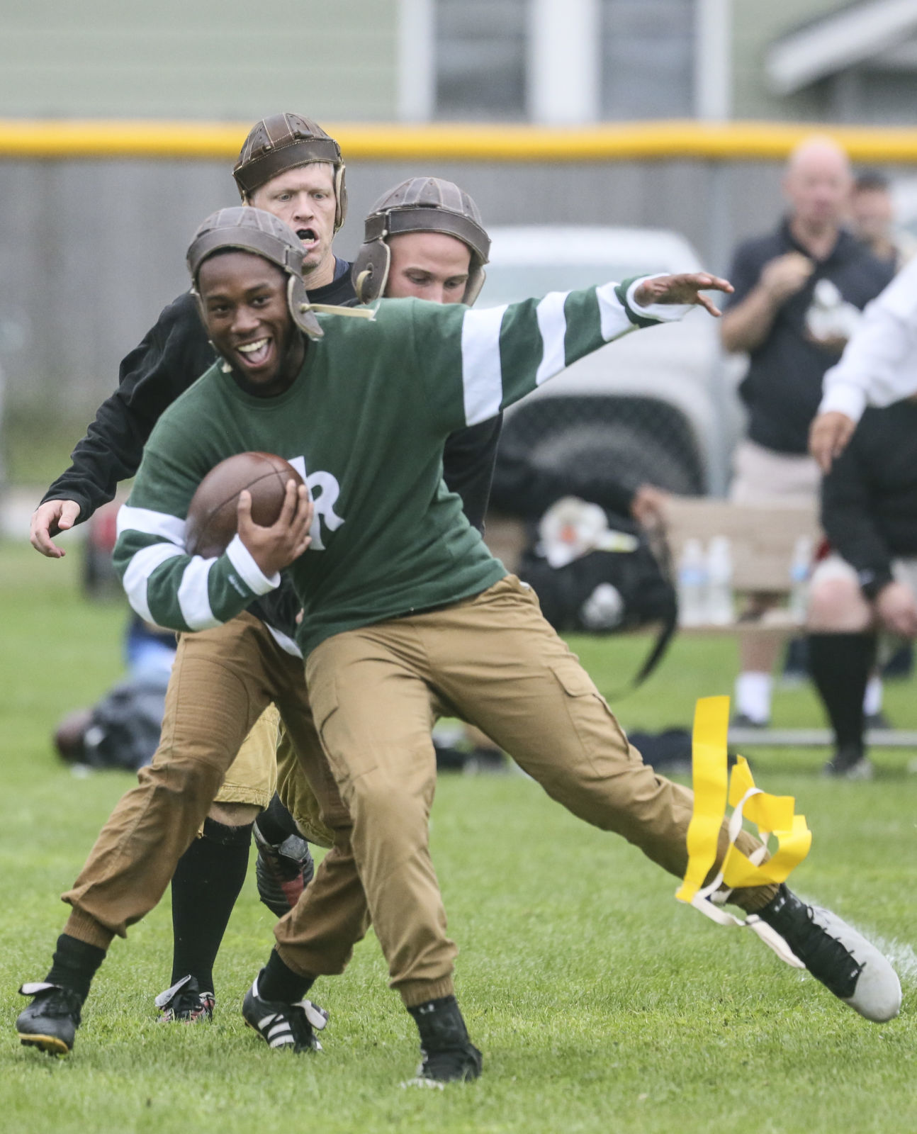 092919-mda-nws-vintagefootball-14.jpg